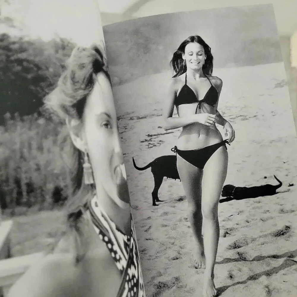 Barbara Leigh Vampirella Photo Book Images Rare Pictorial Collection 5"x7" - Picture 7 of 9